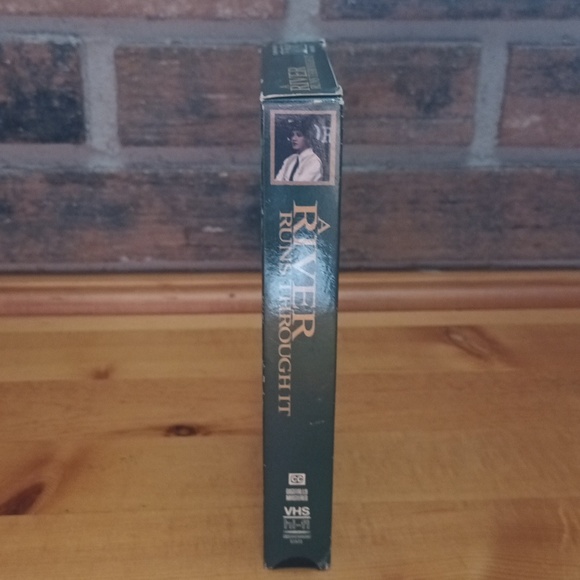 6/$15 A river runs through it vhs tape - Picture 5 of 8